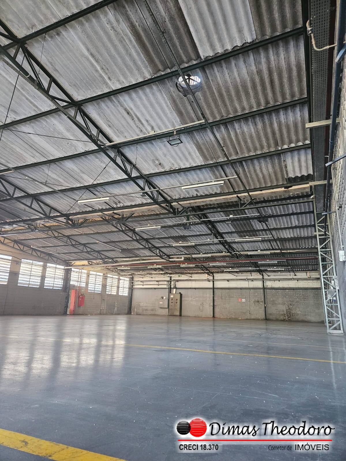 Depósito-Galpão-Armazém à venda e aluguel, 1250m² - Foto 1